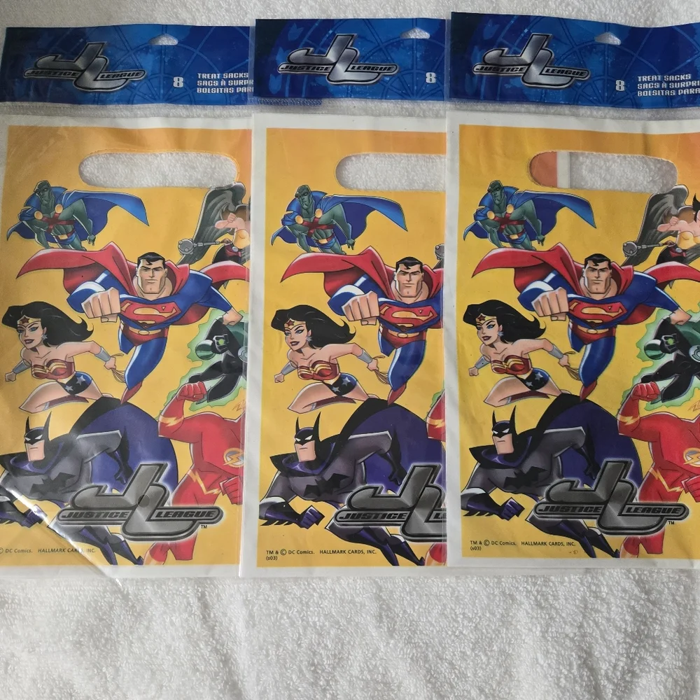 Hallmark Justice League Party Bags - Yellow and Blue Super Heros